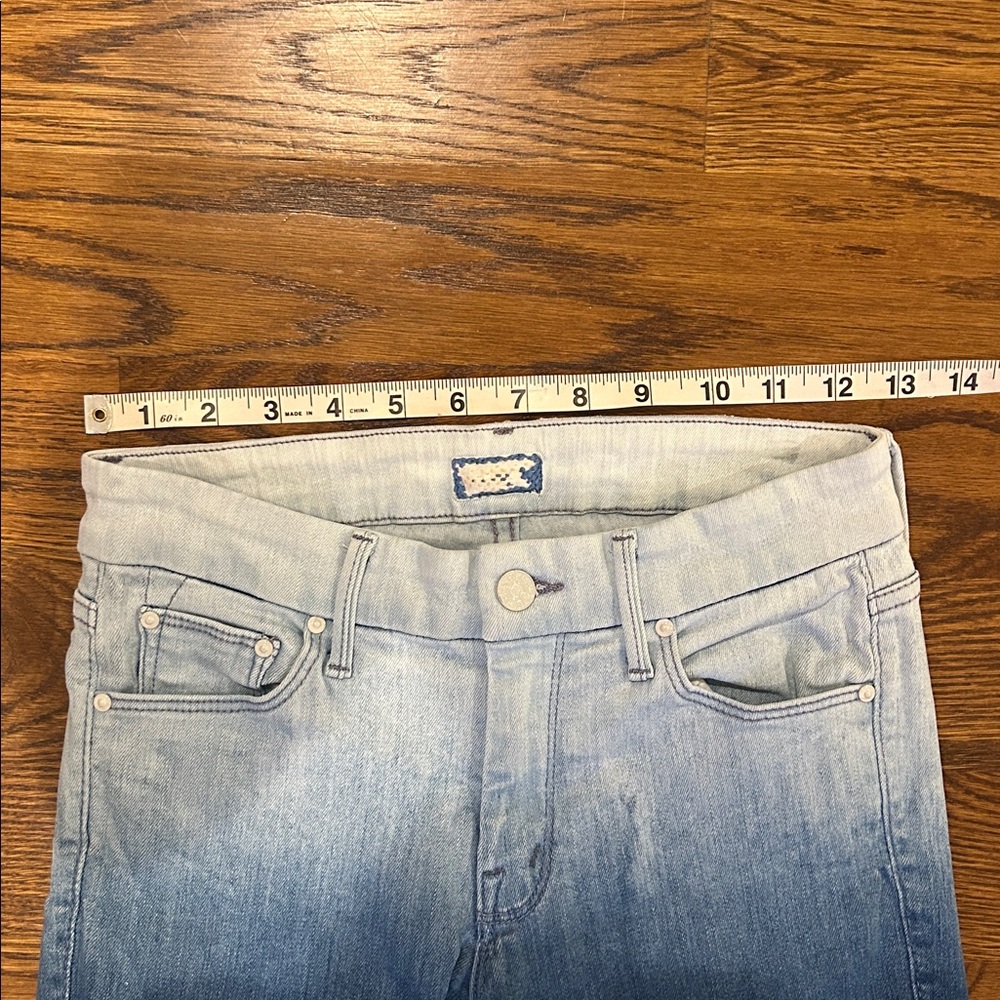 Mother Denim- The Looker - size 26
Wash: El Hombre Impossible - Picture 4 of 9